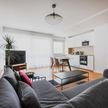 Exceptional 2 Balconies - 2bd 4p - Montmartre Paris